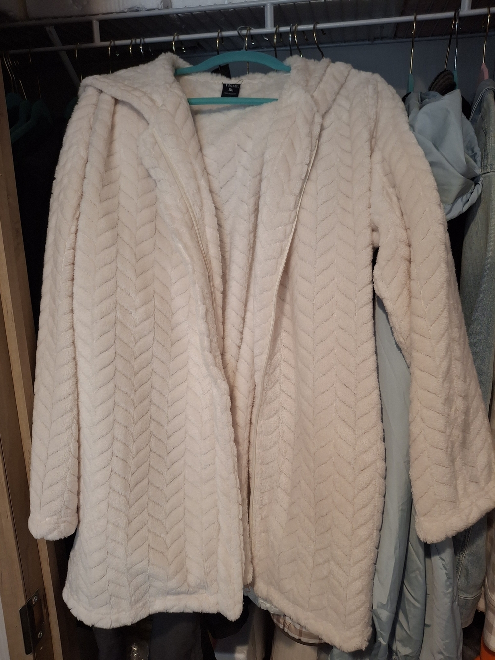 HUE Cream Hooded Chevron Plush Jacket